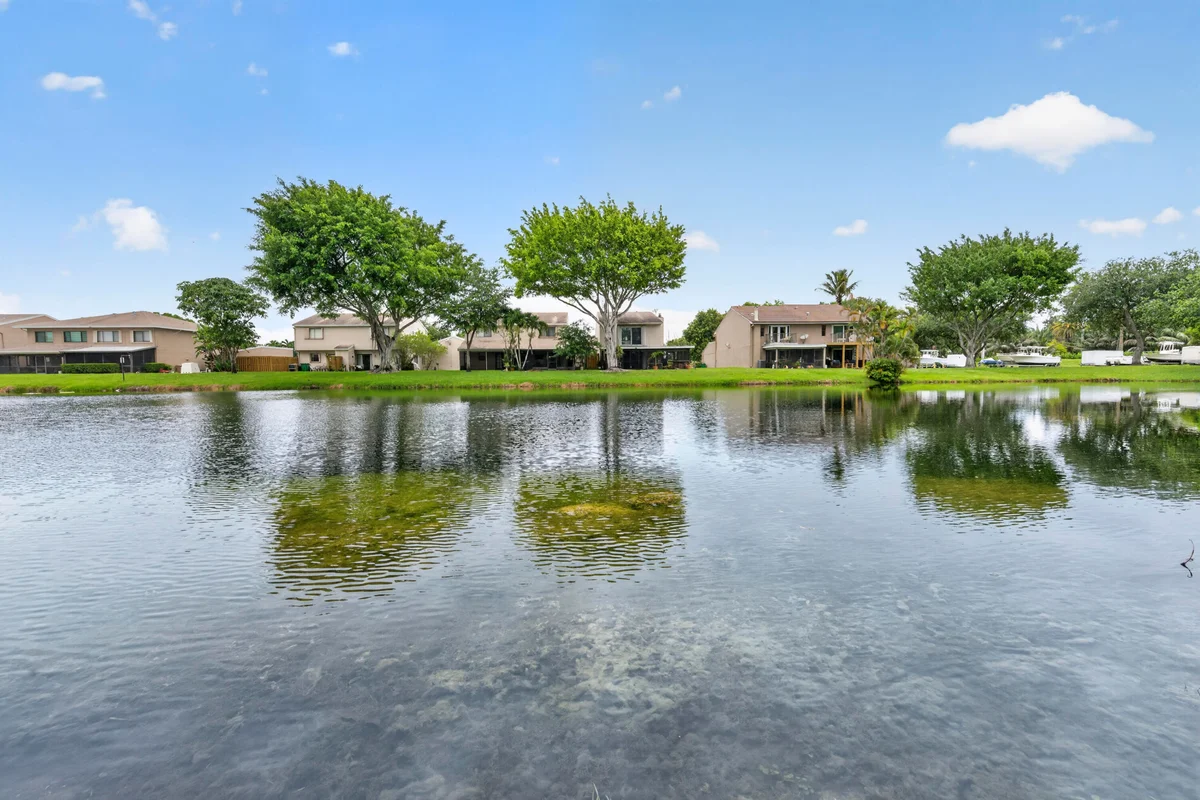 5182 S University Dr, Davie: photo 1 of 32