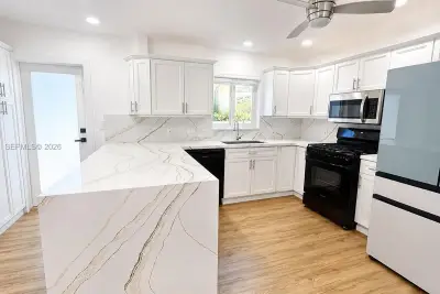 8819 Dickens Ave, Surfside: photo 1 of 29