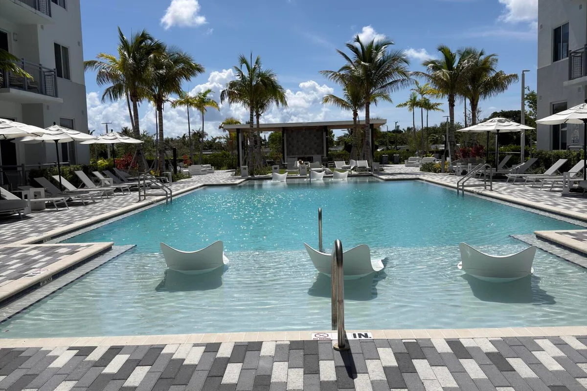 1710 N Congress Ave, West Palm Beach: photo 1 of 16
