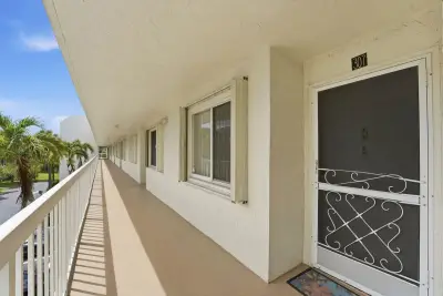 3146 Via Poinciana #307, Lake Worth: photo 1 of 44