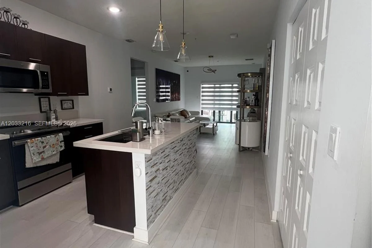 4670 NW 84th Ave #32, Doral: photo 1 of 12