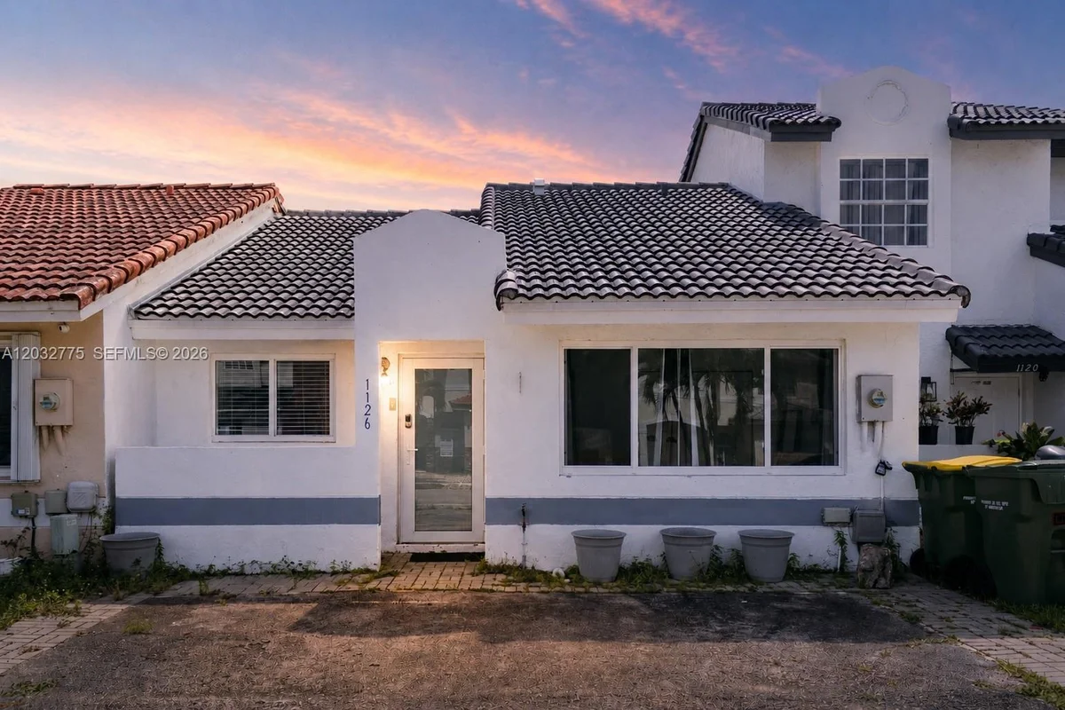 1126 SE 13th Ter, Homestead: photo 1 of 1