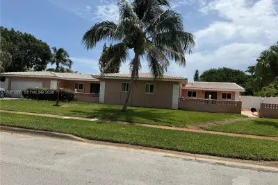 300 SW 68th Ave, Margate: photo 1 of 1