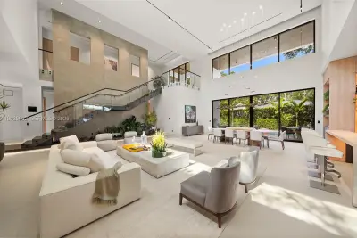7895 SW 52nd Ct, Miami: photo 1 of 44