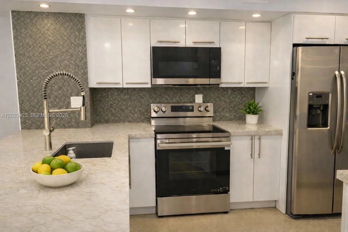 2600 S University Dr #229, Davie: photo 1 of 29