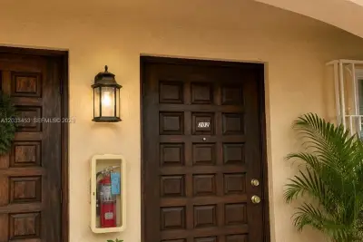 2220 W 74th St #201-16, Hialeah: photo 1 of 21