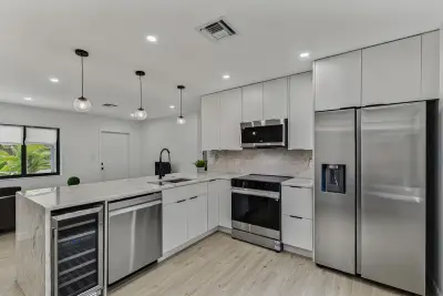1101 SW 19th Ave, Fort Lauderdale: photo 1 of 45