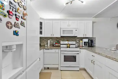 9300 SW 8th St #102, Boca Raton: photo 1 of 23