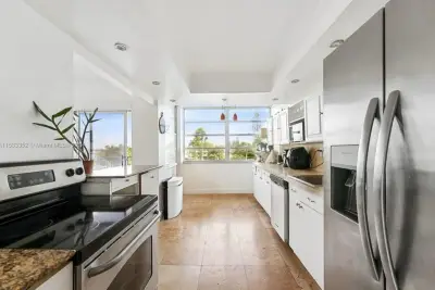 11930 N Bayshore Dr #302, North Miami: photo 1 of 17