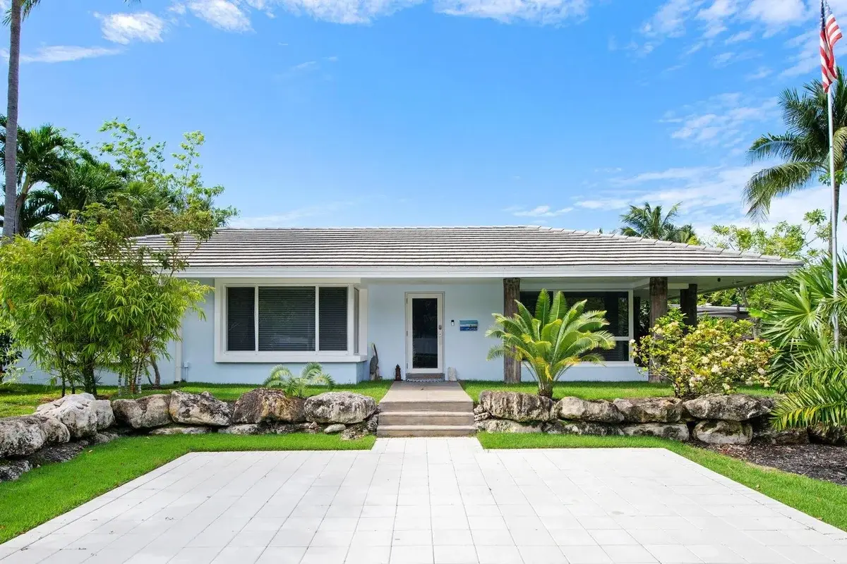 2417 SE 19th Pl, Fort Lauderdale: photo 1 of 27