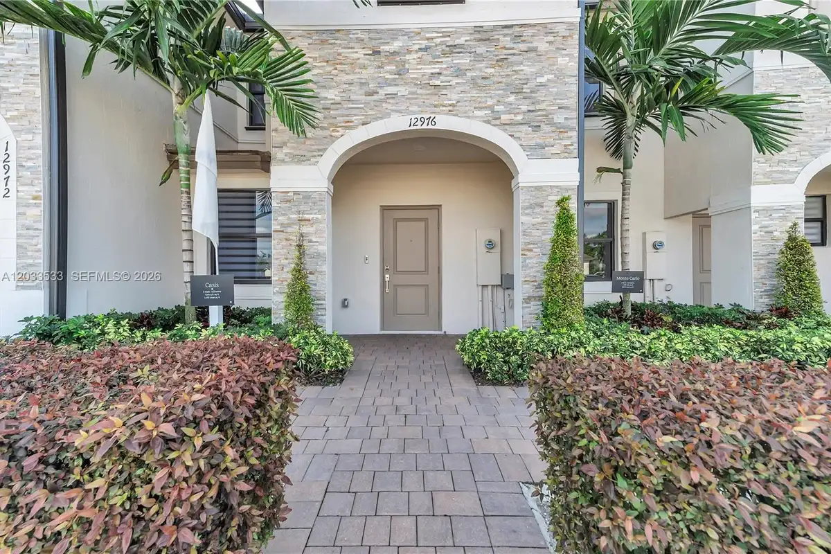 12976 SW 233rd Ter, Homestead: photo 1 of 27