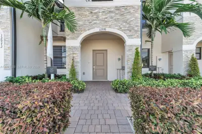 12976 SW 233rd Ter, Homestead: photo 1 of 27