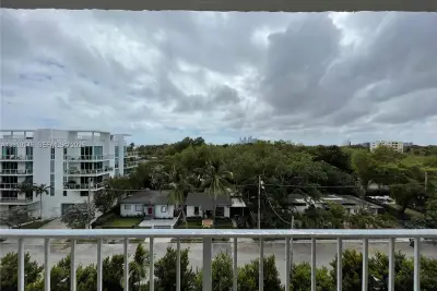 700 NE 63rd St #D606, Miami: photo 1 of 11