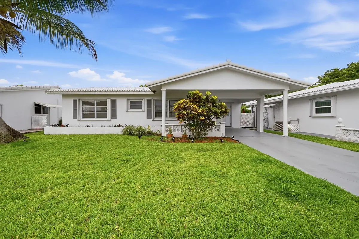 8410 NW 59th Pl, Tamarac: photo 1 of 29