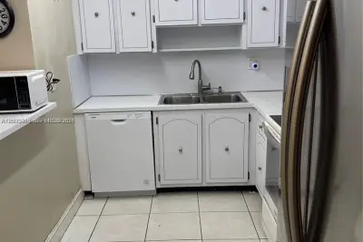 10383 N Kendall Dr #N5, Miami: photo 1 of 9