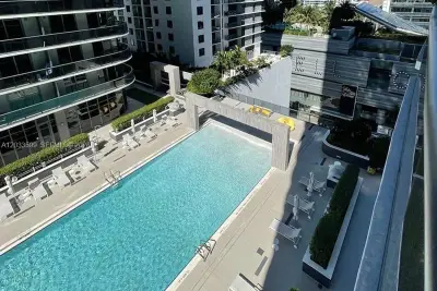 45 SW 9th St #1407, Miami: photo 1 of 20