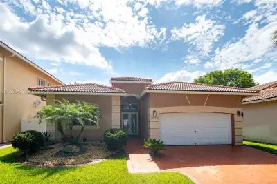 3073 SW 140th Ave, Miramar: photo 1 of 22