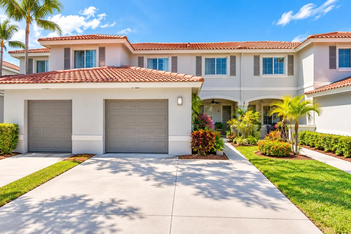 7118 Hawks Nest Ter, Riviera Beach: photo 1 of 36