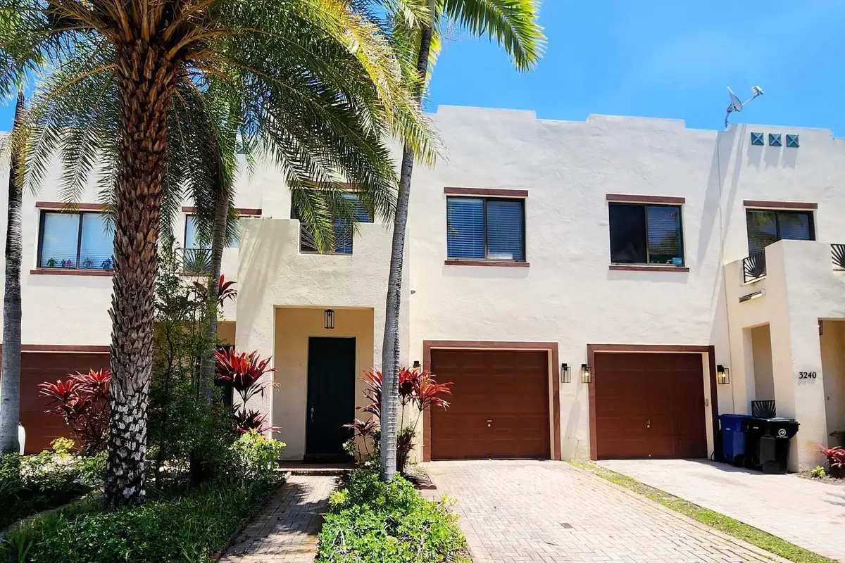 3238 SW 16th Ter, Fort Lauderdale: photo 1 of 32