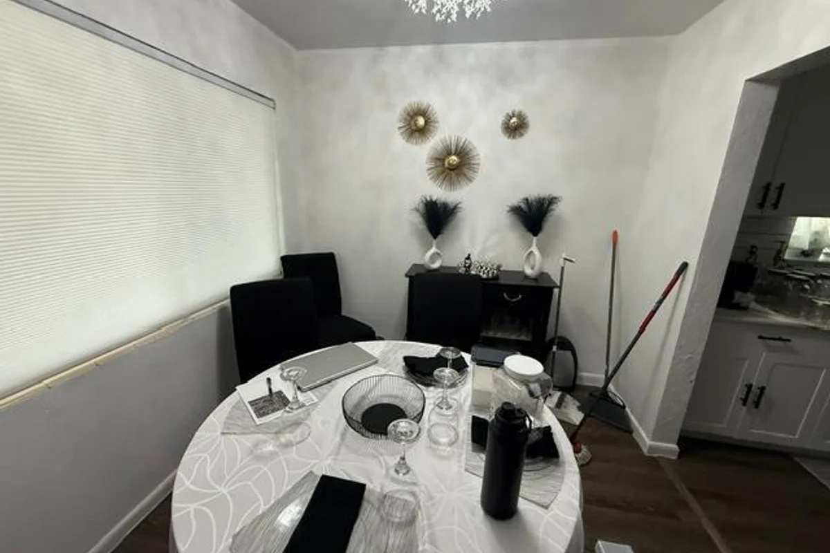 11615 SW 141st St, Miami: photo 1 of 5