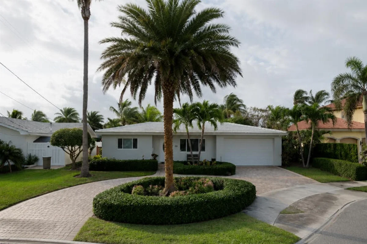 636 Kingfish Rd, North Palm Beach: photo 1 of 24