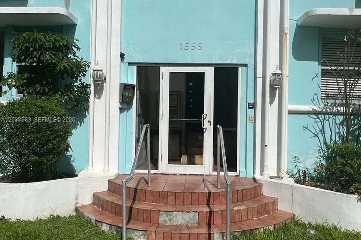 1555 Pennsylvania Ave #107, Miami Beach: photo 1 of 22