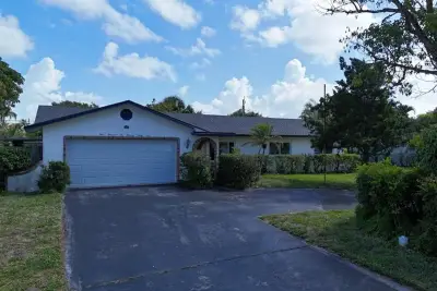 4639 Franwood Dr, Delray Beach: photo 1 of 32