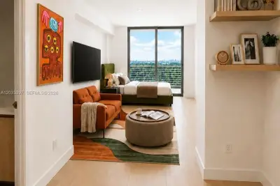 90 NE 32nd St #923, Miami: photo 1 of 15