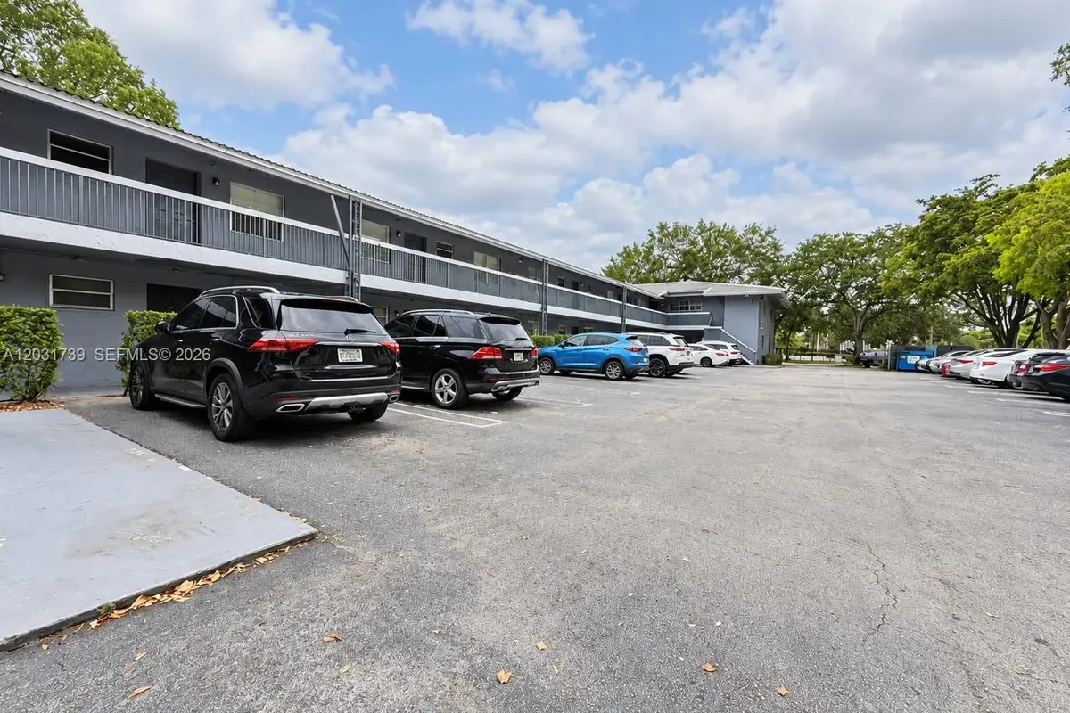 8982 W Sample Rd #204, Coral Springs: photo 1 of 20