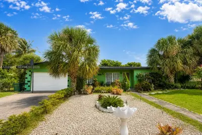 3391 NW 8th St, Lauderhill: photo 1 of 7