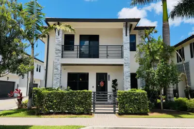 8288 NW 44th Ter, Doral: photo 1 of 68