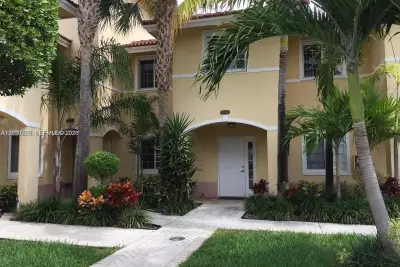 2066 NE 167th St #3-108, North Miami Beach: photo 1 of 22