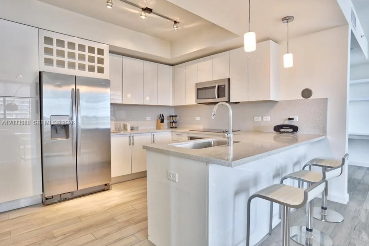 999 SW 1st Ave #2404, Miami: photo 1 of 20