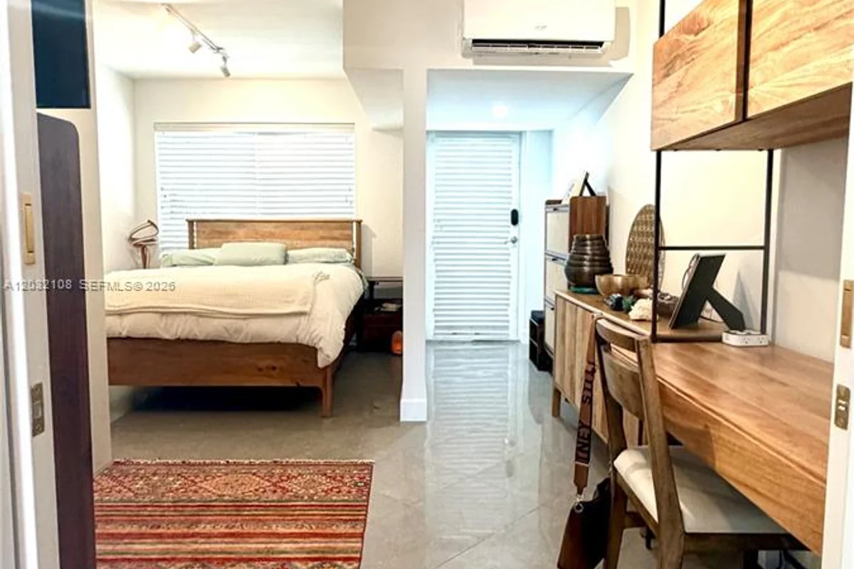 626 Meridian Ave #5, Miami Beach: photo 1 of 23