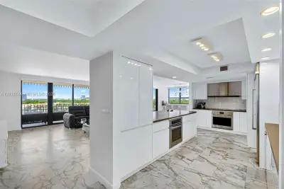 2 Grove Isle Dr #B1210, Miami: photo 1 of 32