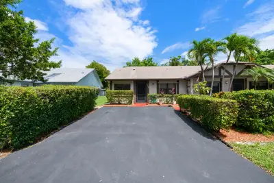 8108 NW 100th Way, Tamarac: photo 1 of 26