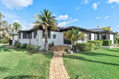 House in Hollywood: photo 1 of 34