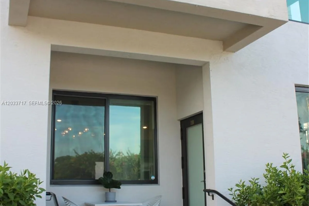 8265 NW 41 St #C-110, Doral: photo 1 of 27