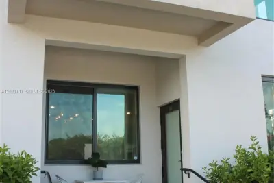 8265 NW 41 St #C-110, Doral: photo 1 of 27