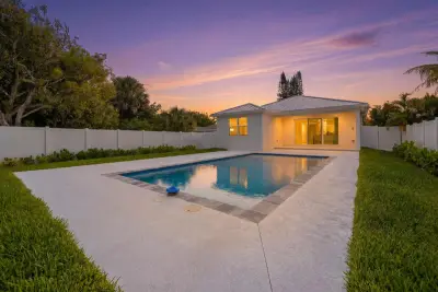316 SW 4th Ave, Delray Beach: photo 1 of 40