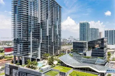 88 SW 7th St #2206, Miami: photo 1 of 42