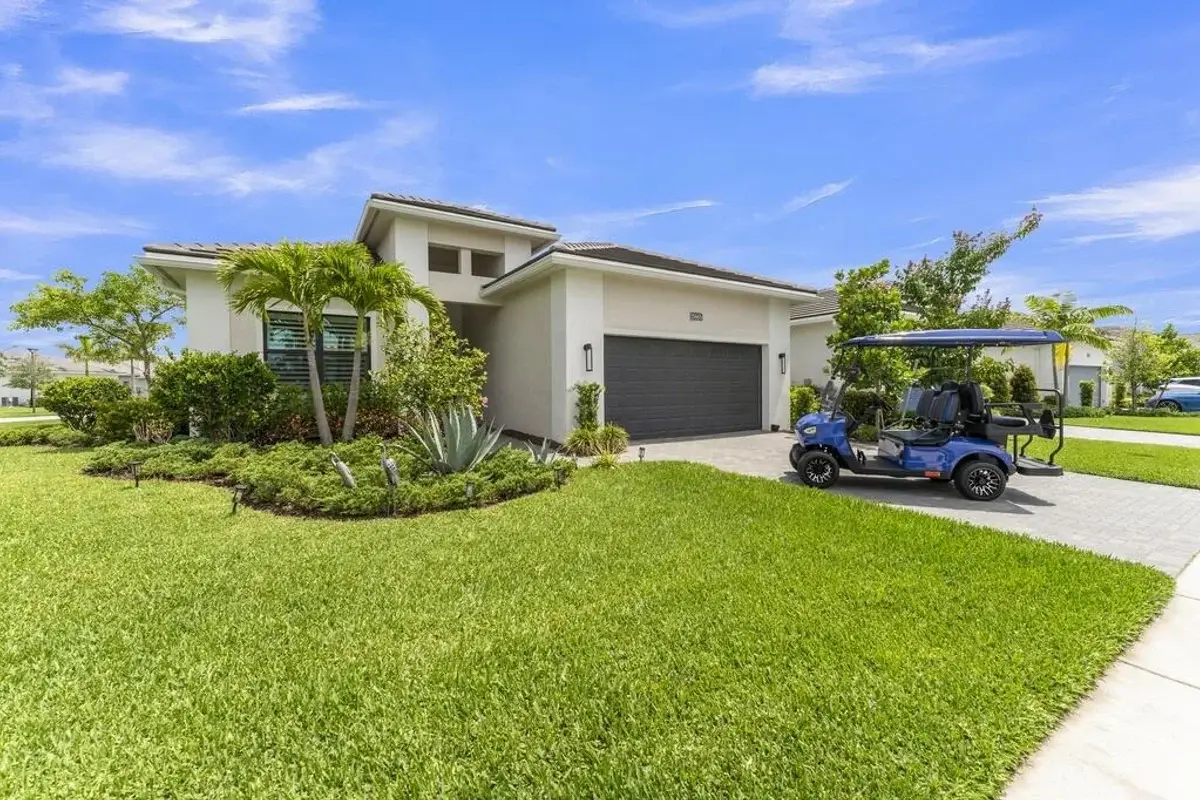 15665 Merritt Dr, Westlake: photo 1 of 52
