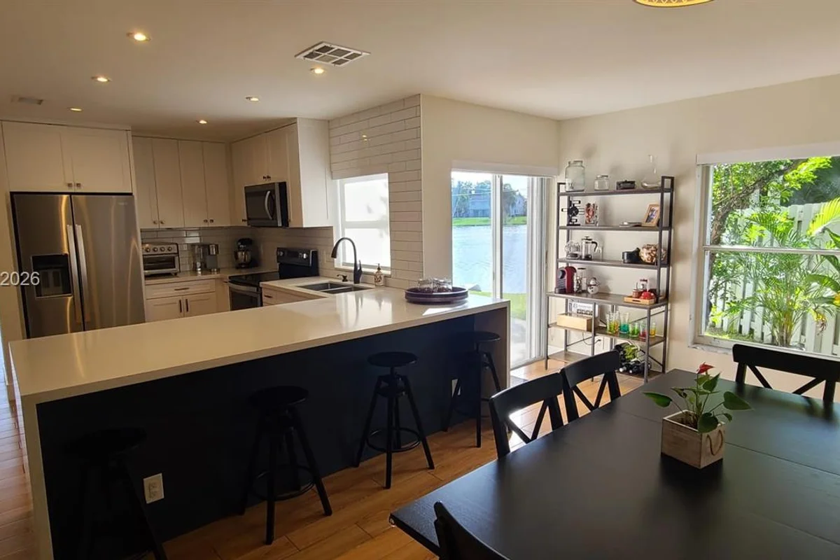320 SW 99th Ave, Pembroke Pines: photo 1 of 35