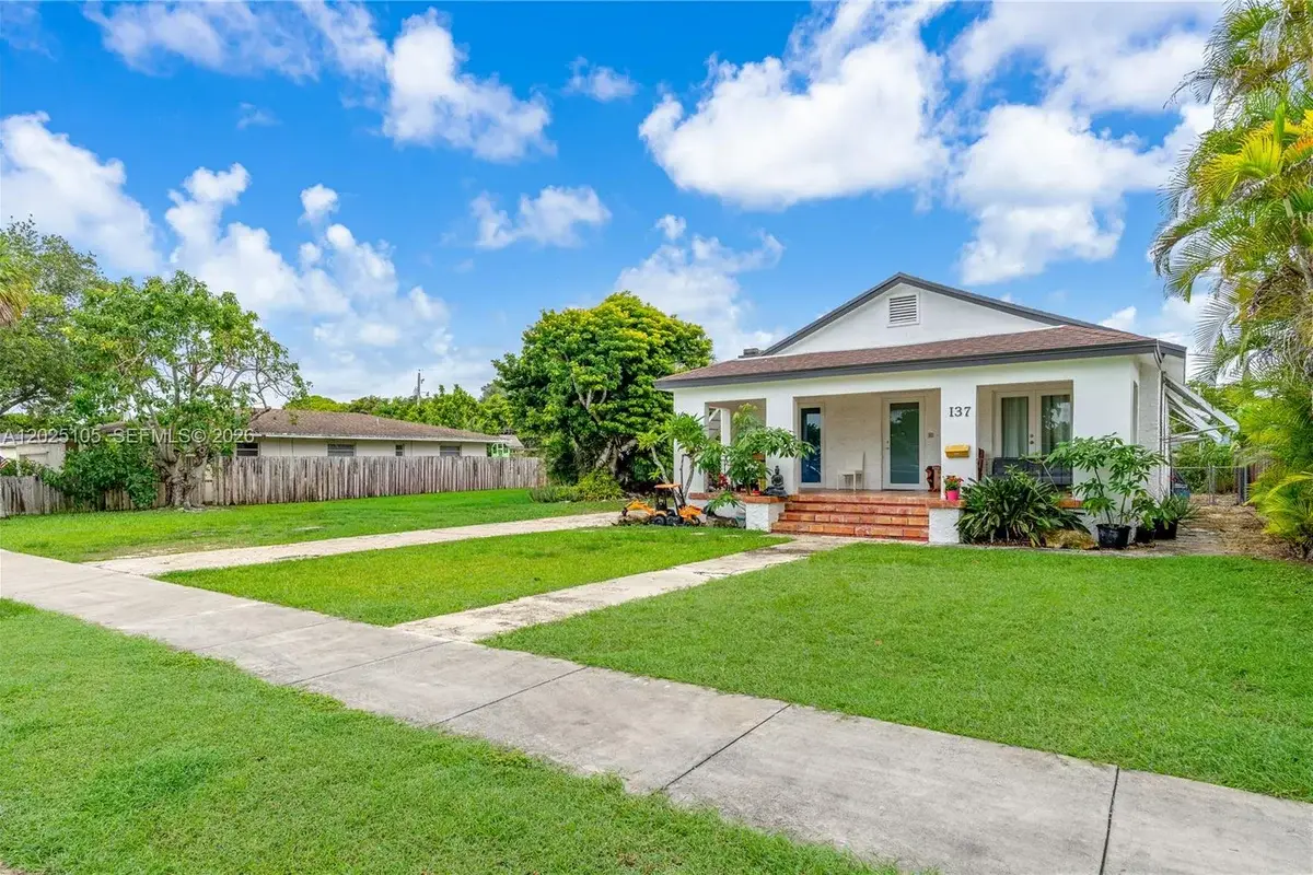 137 NW 20th St, Homestead: photo 1 of 35
