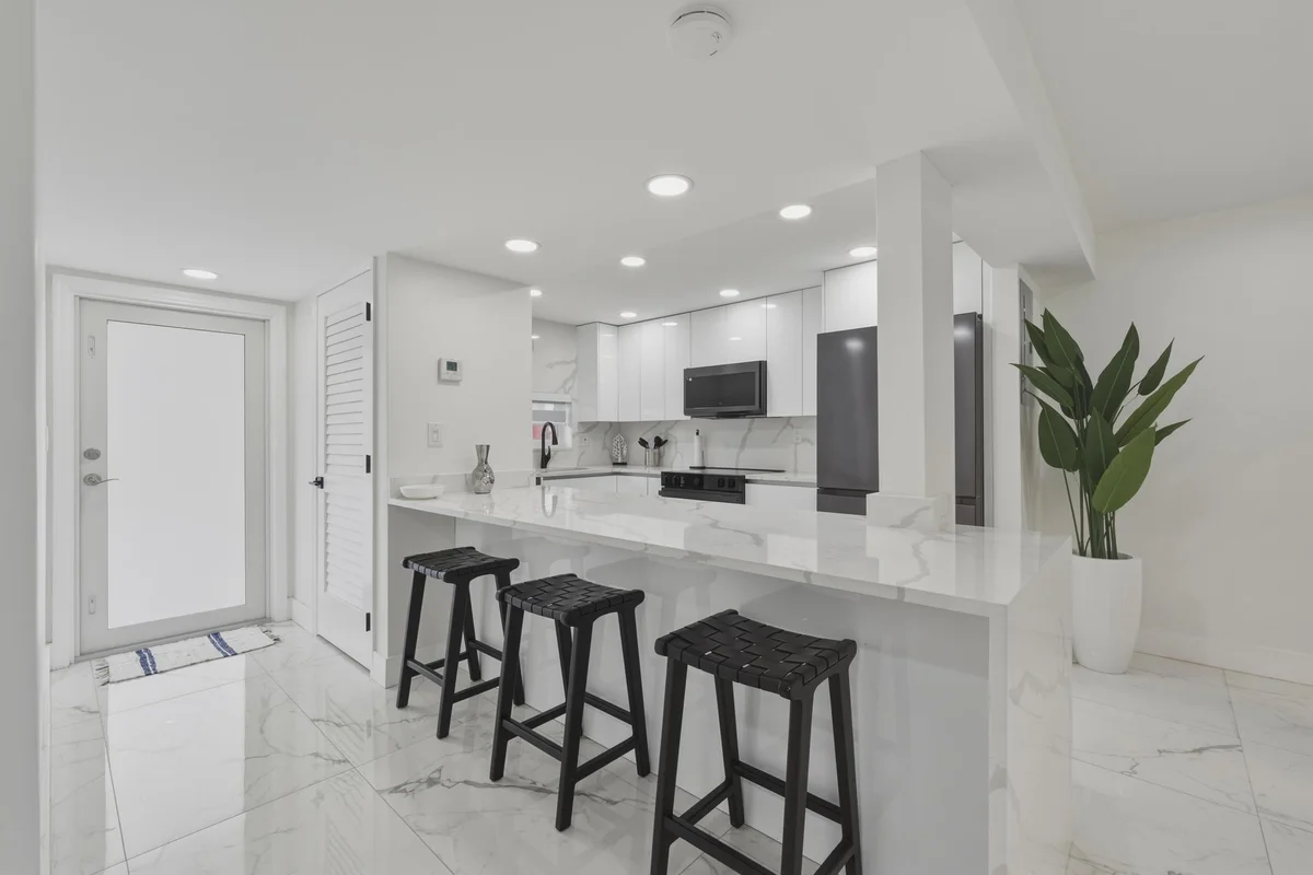 9523 N Hollybrook Lake Dr #103, Pembroke Pines: photo 1 of 50