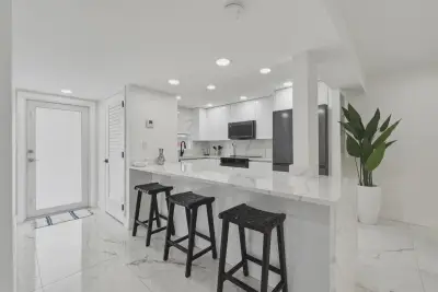 9523 N Hollybrook Lake Dr #103, Pembroke Pines: photo 1 of 50