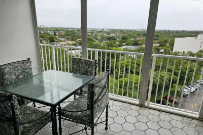 3850 Washington St #1011, Hollywood: photo 1 of 15