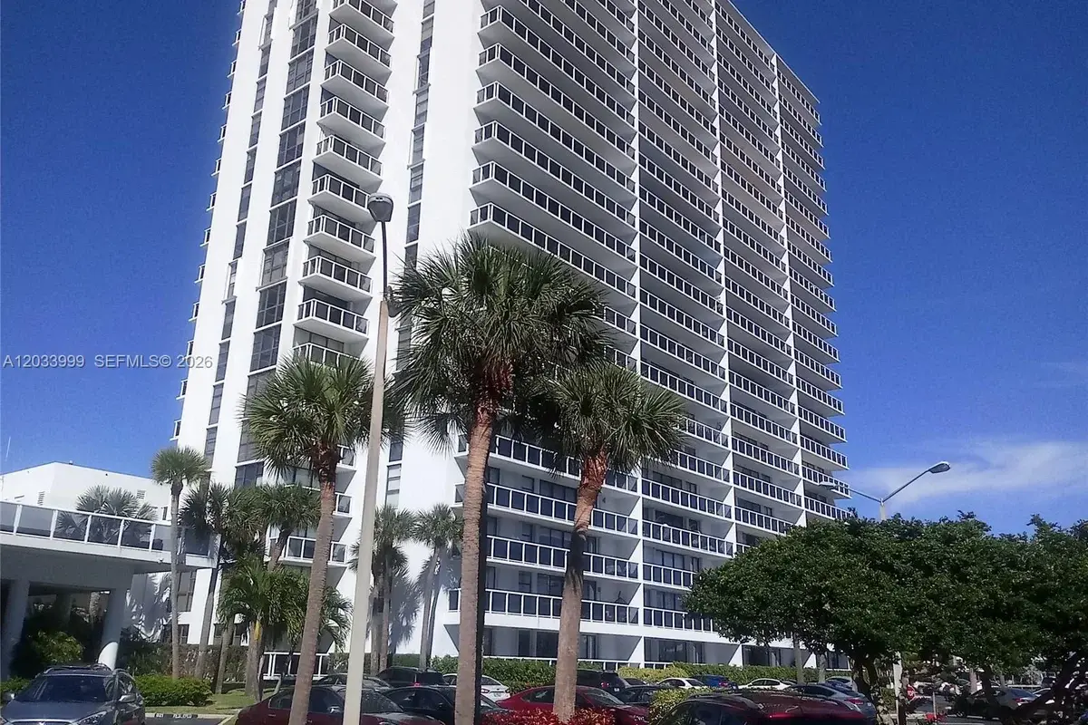 20505 E Country Club Dr #237, Aventura: photo 1 of 25