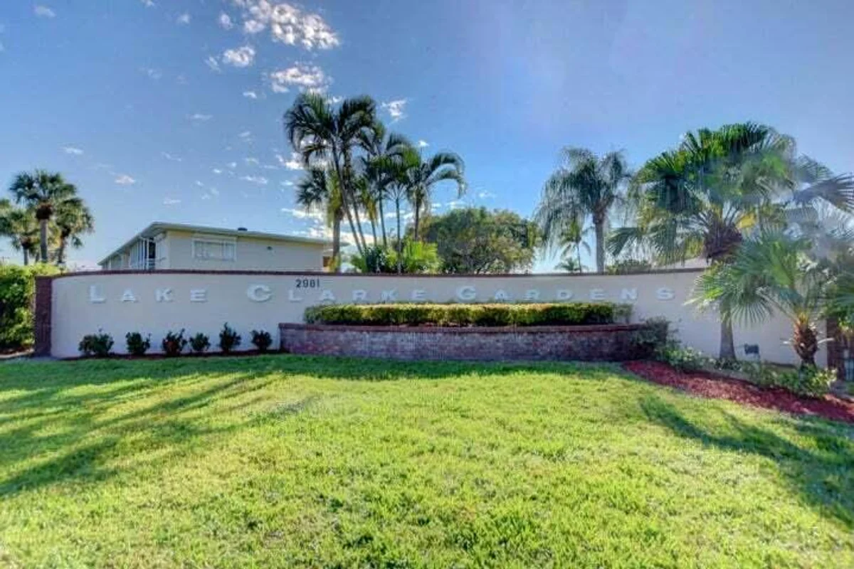 2855 S Garden Dr S #203, Palm Springs: photo 1 of 17