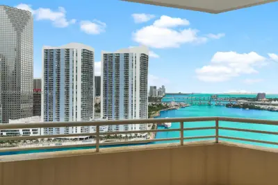 888 Brickell Key Dr #2510, Miami: photo 1 of 23